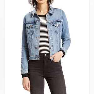 Levi’s original medium wash classic denim trucker jacket